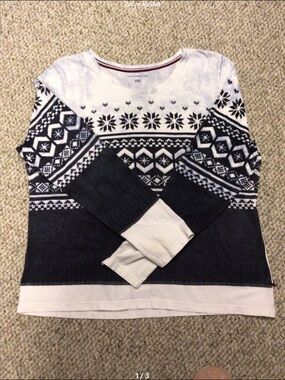 Tommy Hilfiger top. Size XL